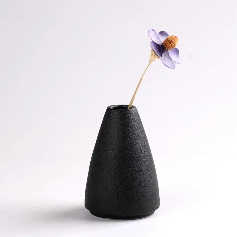 Black Ceramic Small Vase - Ibis boutique 